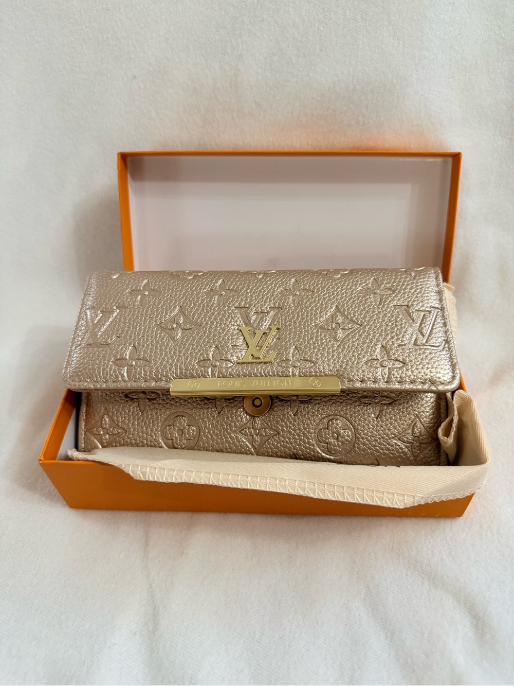 Designer fashioned Textured Wallet